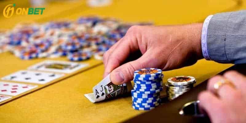 Hand 5 tại vòng river trong poker